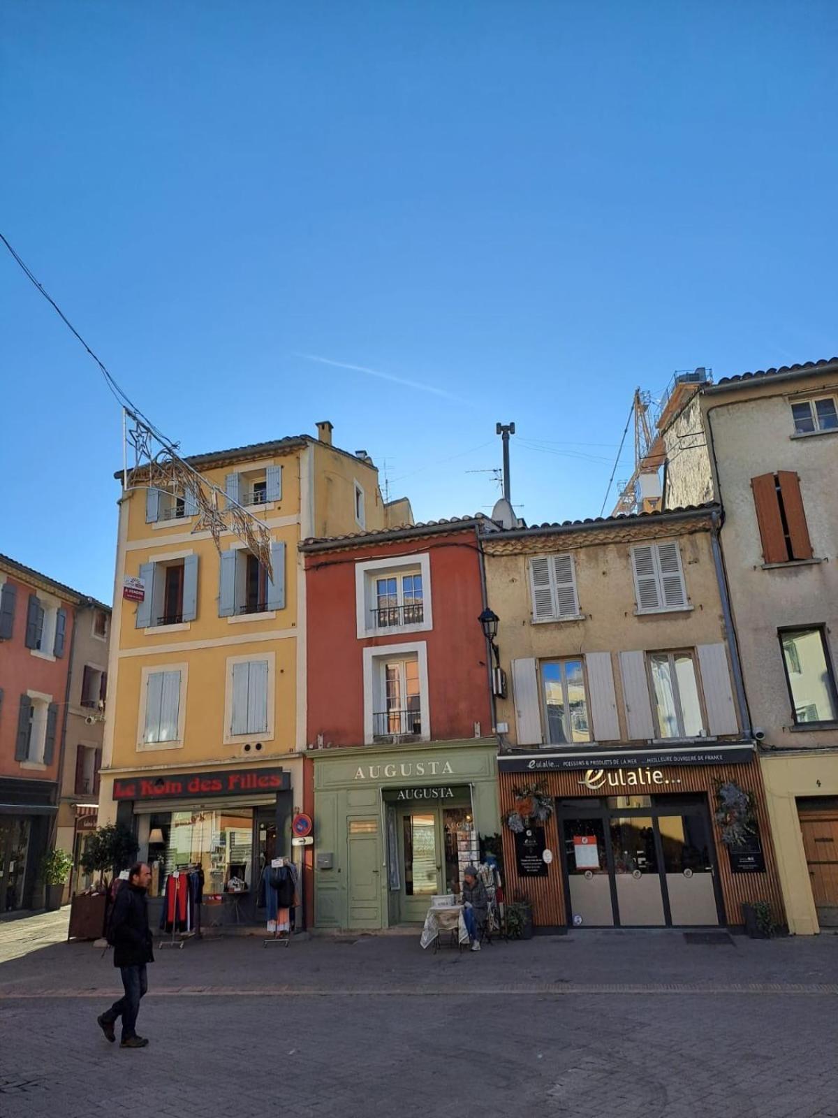 Le Nid De Marius Apartment L'Isle-sur-la-Sorgue Bagian luar foto